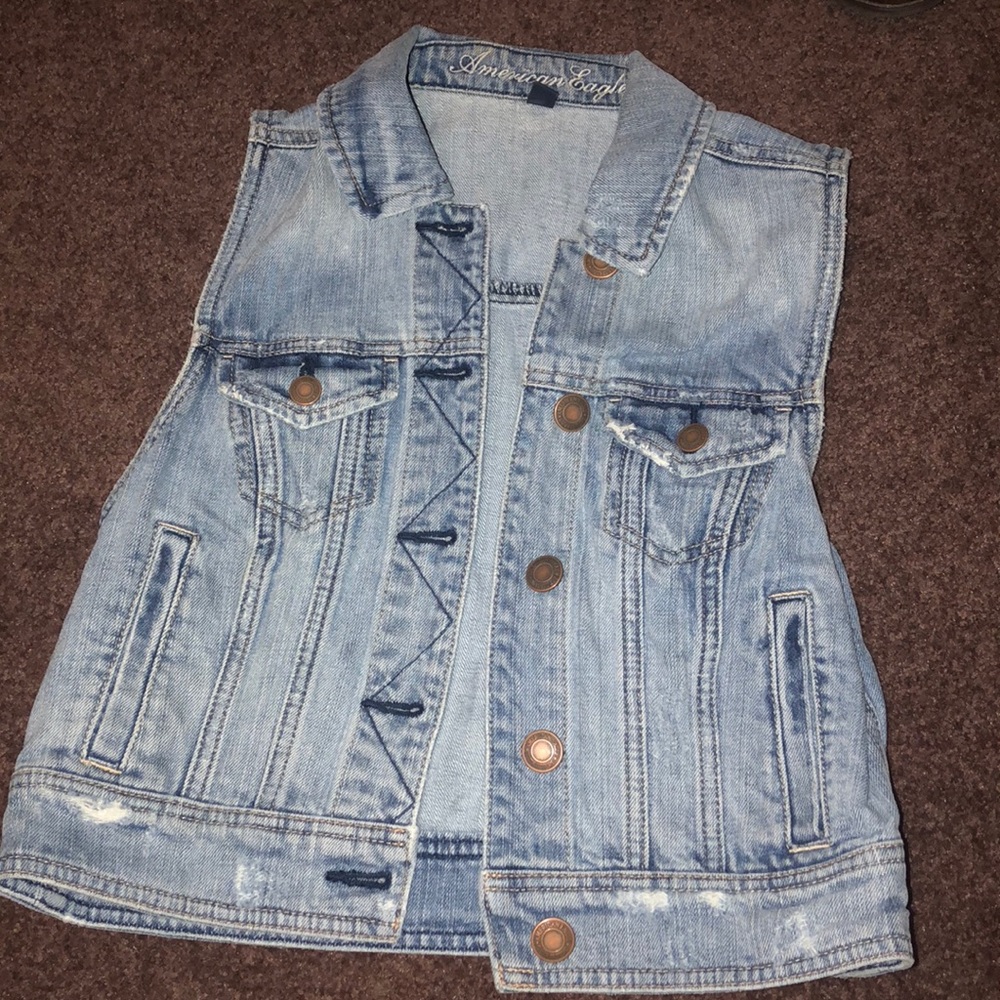AE cropped denim vest